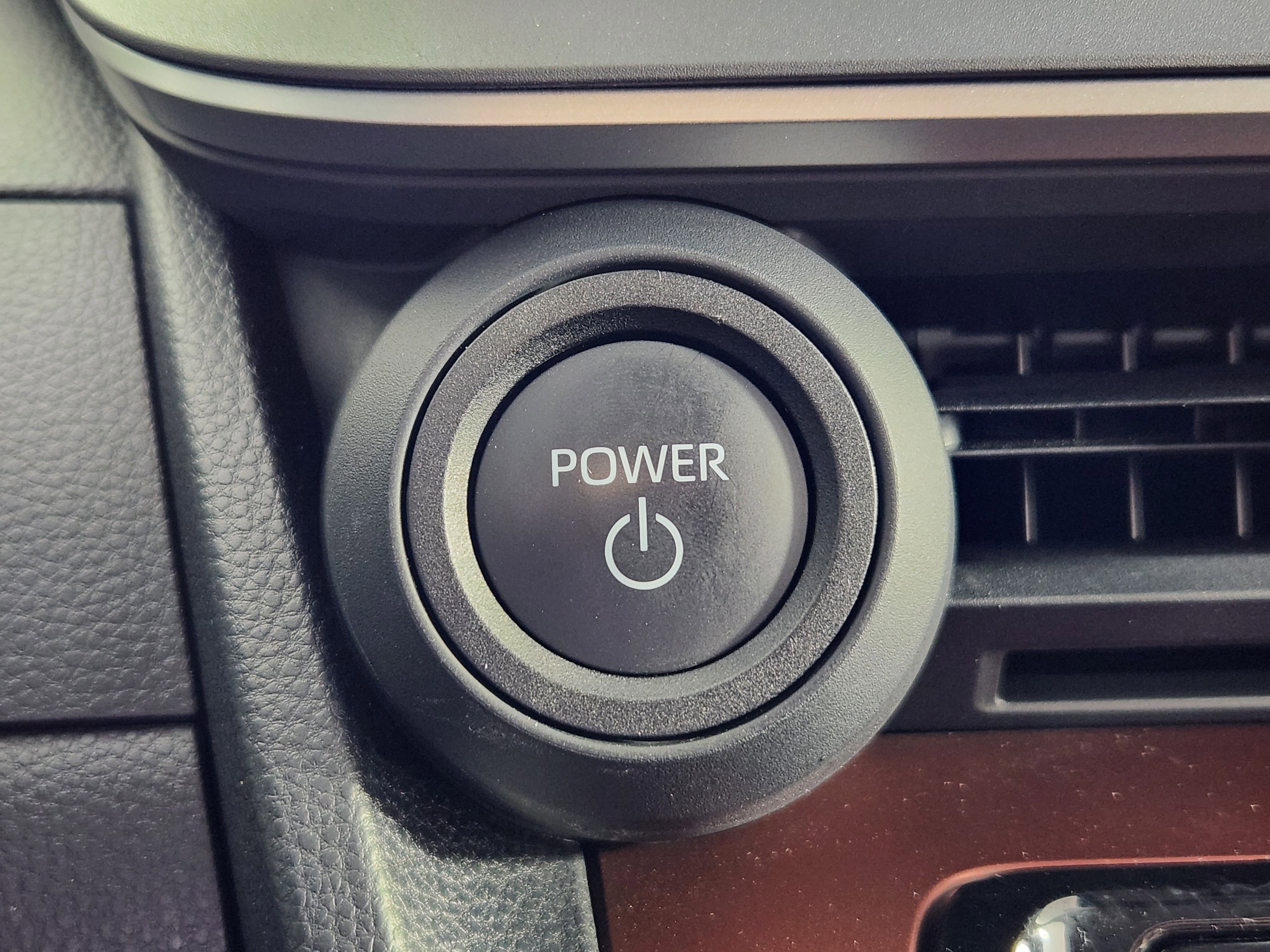 Used 2025 Toyota Prius Plug-In Hybrid image 26