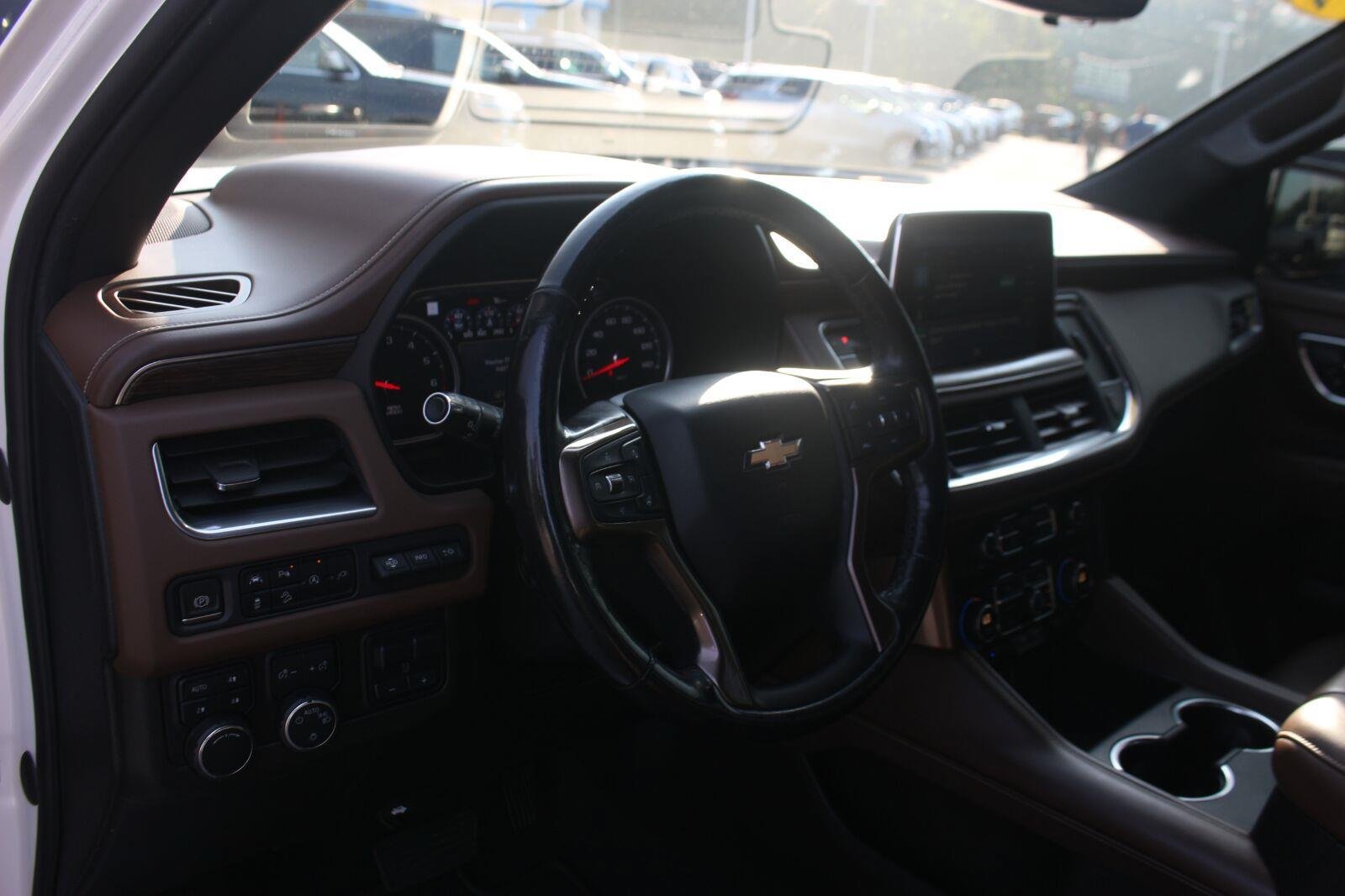 Used 2021 Chevrolet Tahoe High Country w/ Premium Package AWD/4WD image 16