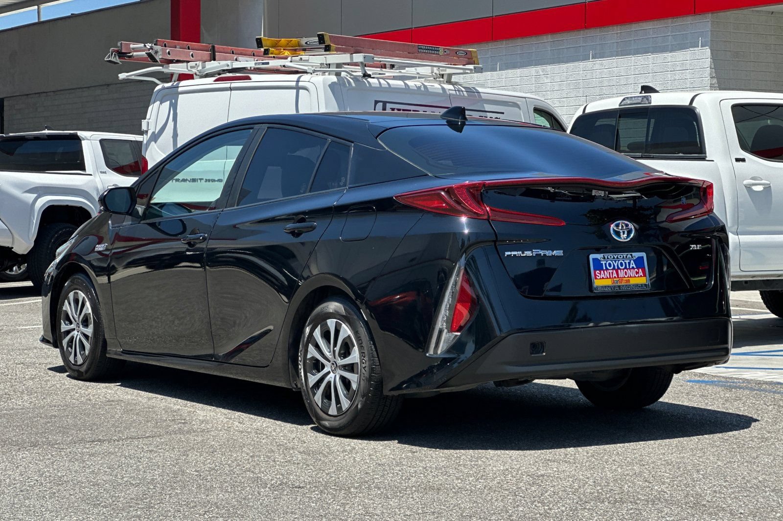 Used 2021 Toyota Prius Prime XLE w/ Carpet Mat Package (TMS) FWD image 6