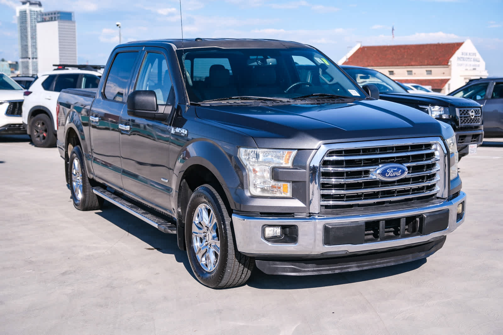 Used 2016 Ford F150 XLT w/ Equipment Group 302A Luxury RWD image 3