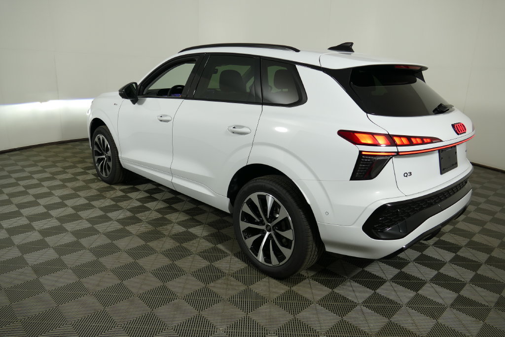 New 2026 Audi Q3 quattro 2.0T AWD/4WD image 5