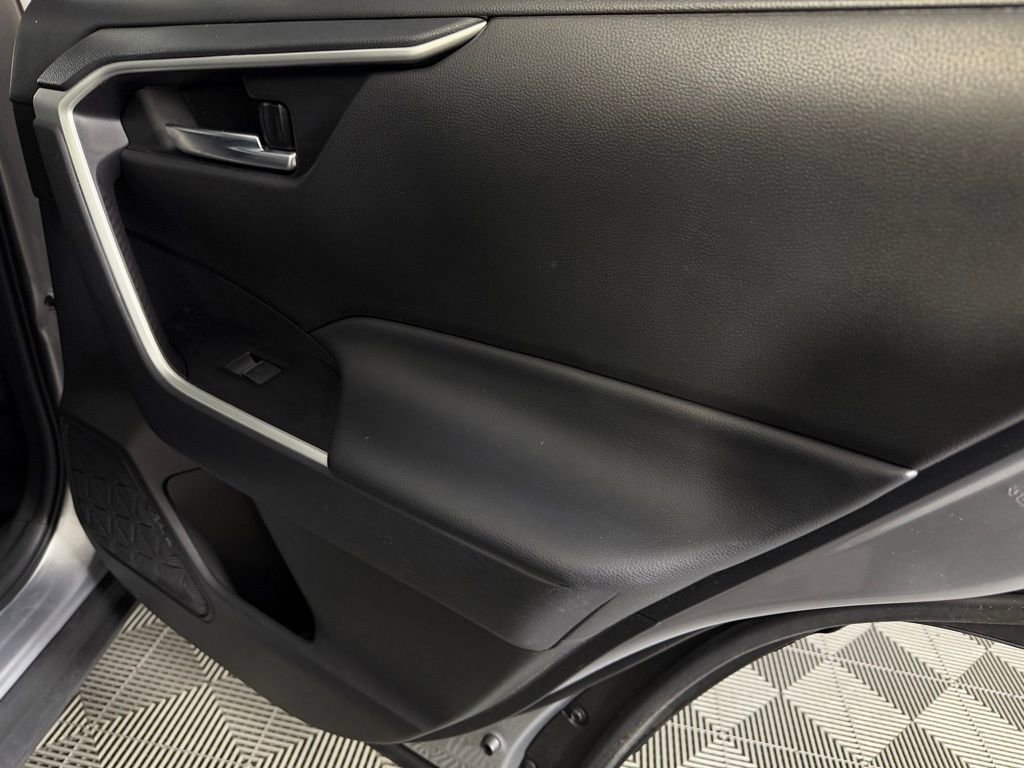 Used 2025 Toyota RAV4 XLE image 29