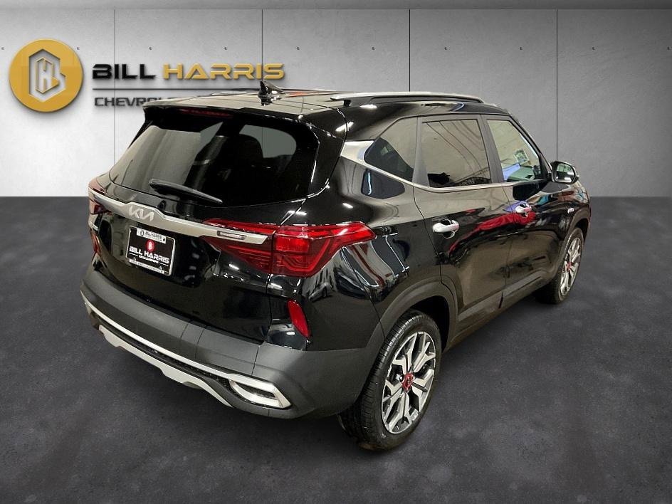 Used 2023 Kia Seltos SX w/ SX Sunroof Package image 2