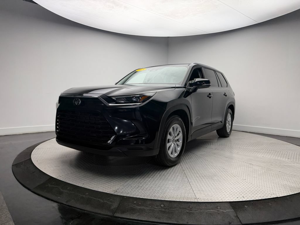 Used 2025 Toyota Grand Highlander AWD image 2