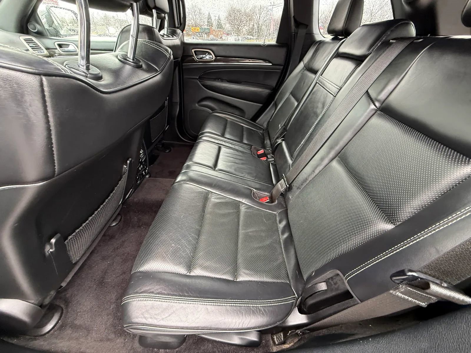 Used 2017 Jeep Grand Cherokee Overland image 12