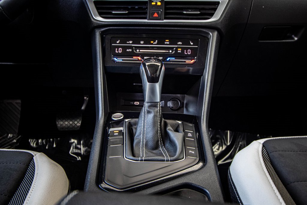 Certified 2025 Volkswagen Taos SE w/ Black Wheel Package image 37