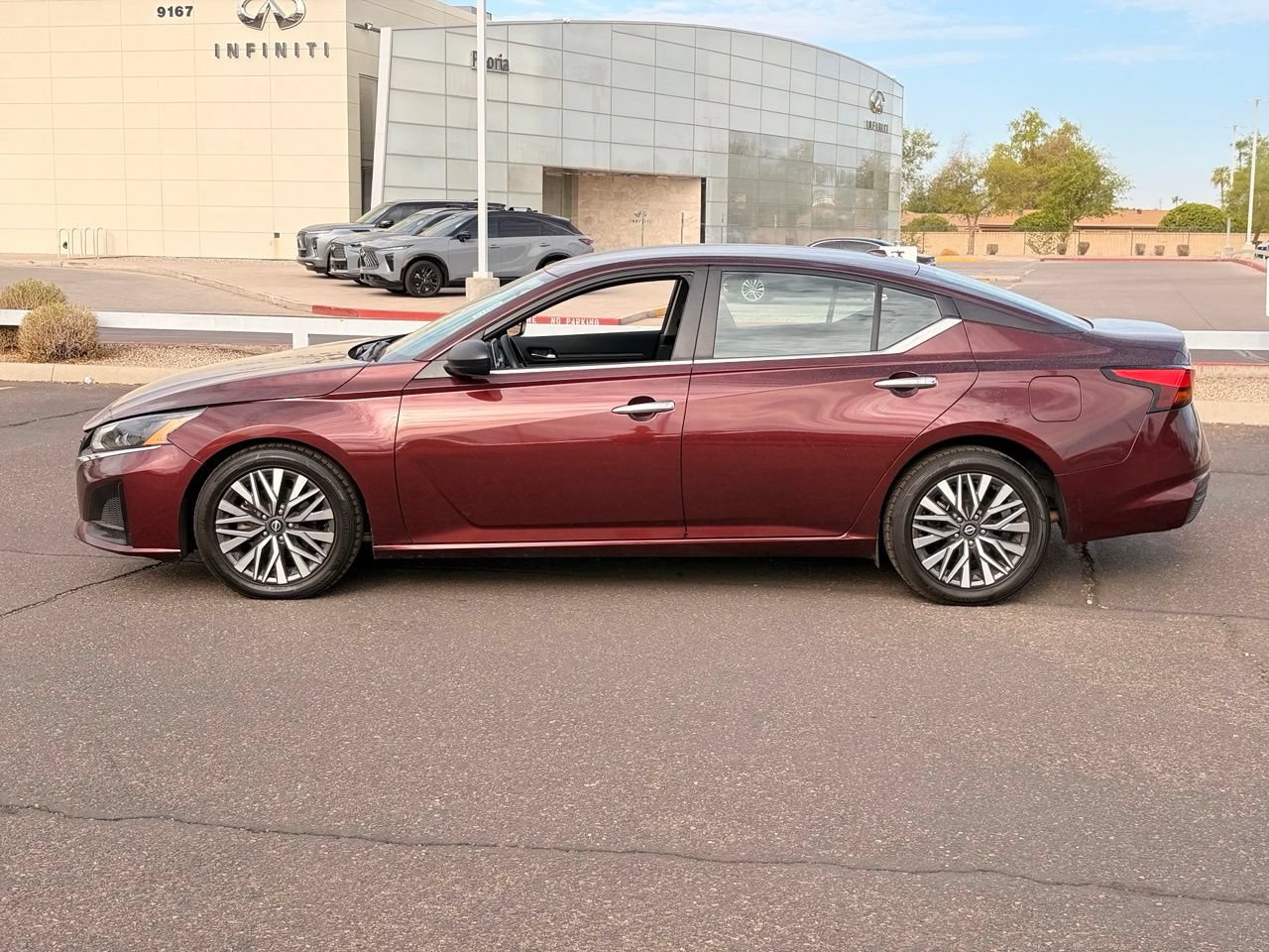 Certified 2024 Nissan Altima 2.5 SV FWD image 3