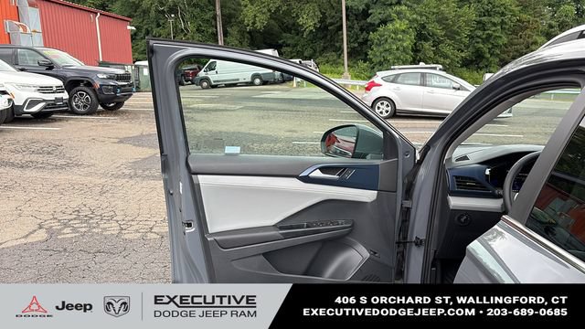 Used 2023 Volkswagen Taos SE AWD/4WD image 8