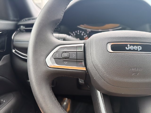 Used 2025 Jeep Compass Latitude w/ Altitude Special Edition AWD/4WD image 14