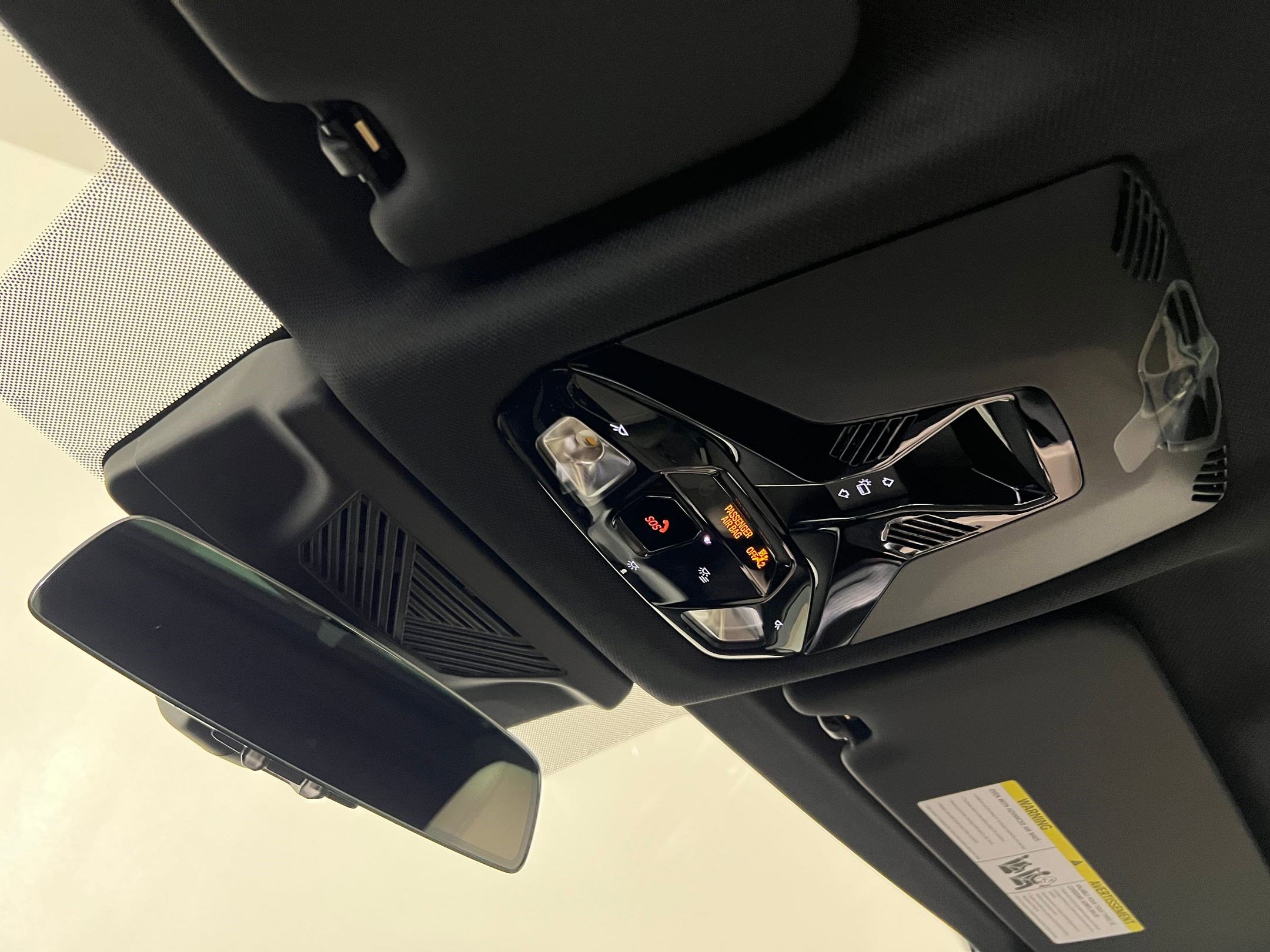 Used 2025 BMW X2 xDrive28i w/ Premium Package image 19