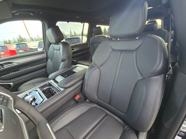 New 2026 Jeep Grand Wagoneer Limited AWD/4WD image 27