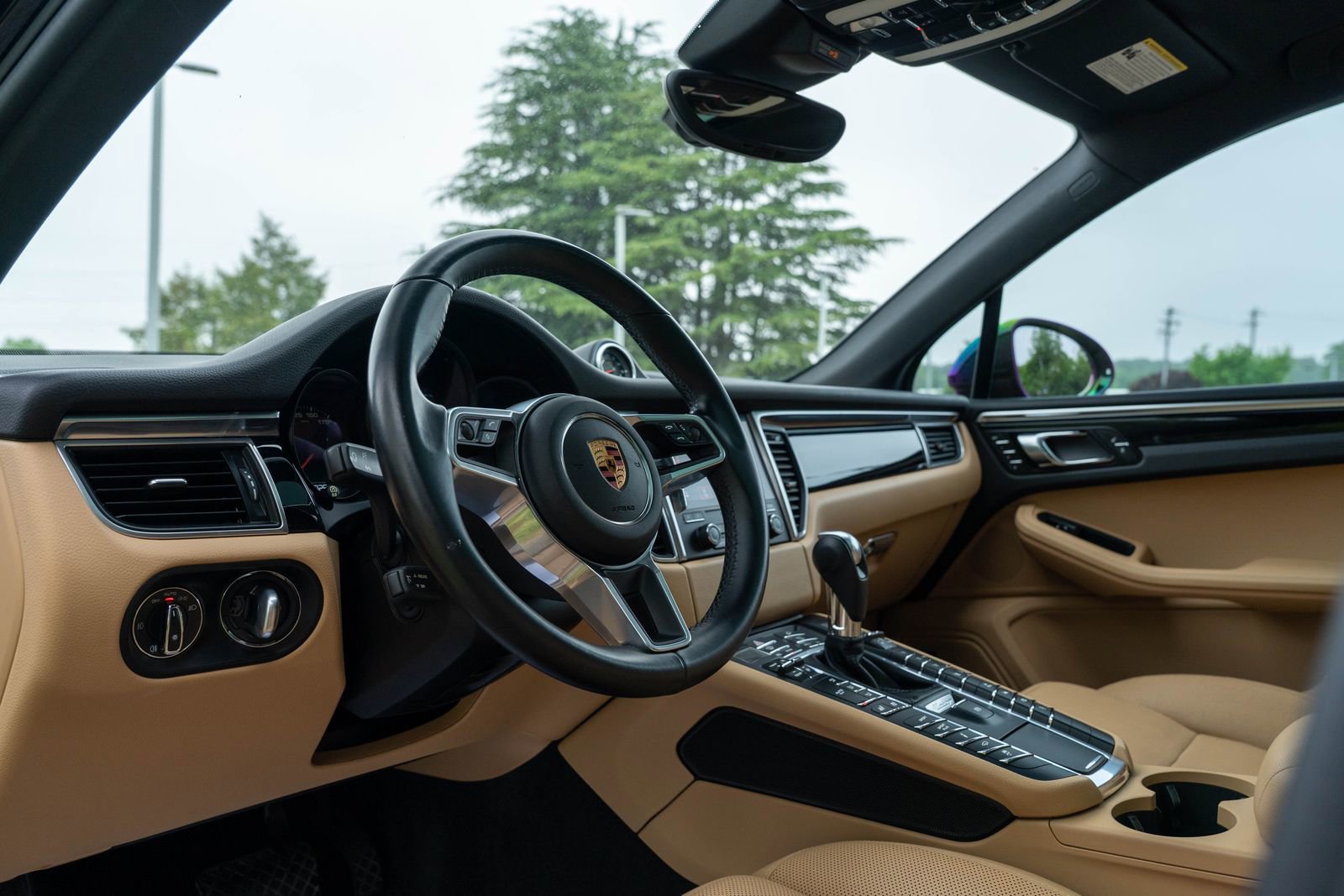 Used 2018 Porsche Macan Sport Edition AWD/4WD image 4
