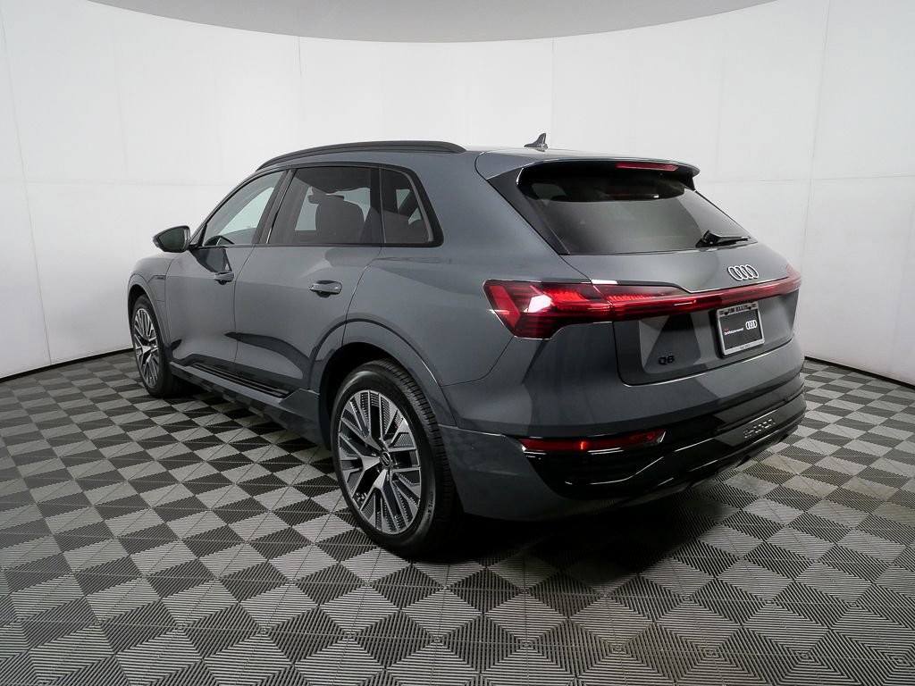 Used 2024 Audi Q8 e-tron Prestige w/ Prestige Package image 30