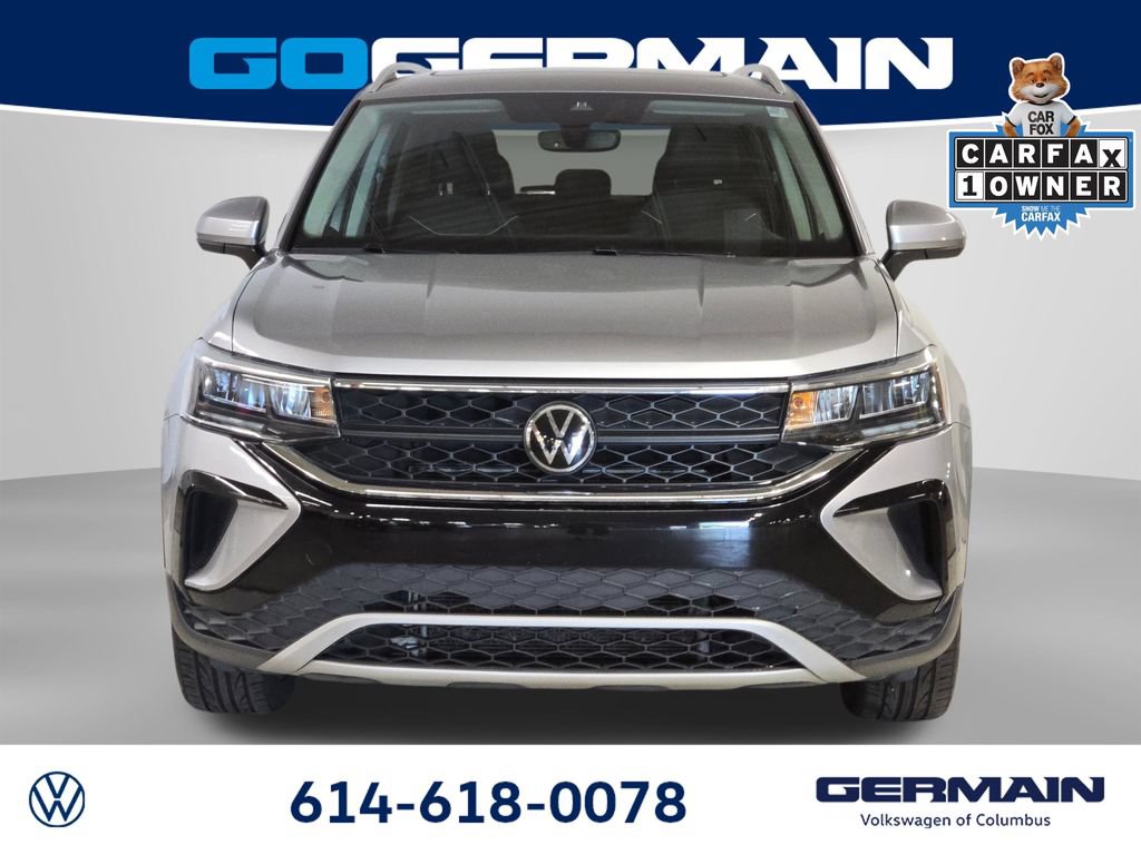 Used 2023 Volkswagen Taos SE w/ Panoramic Sunroof Package AWD/4WD image 3
