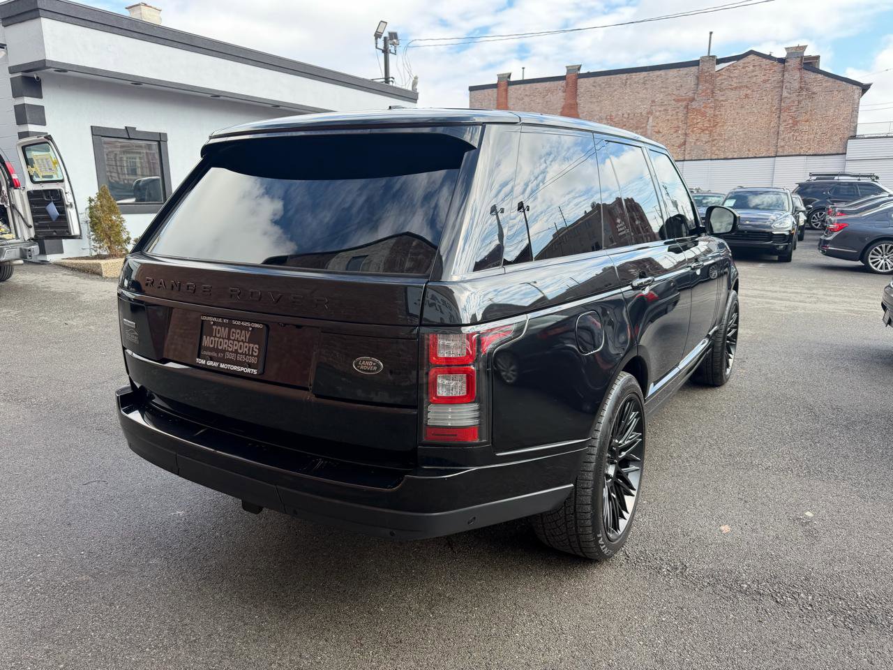 Used 2014 Land Rover Range Rover Supercharged image 3