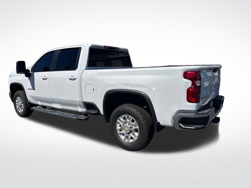 Used 2025 Chevrolet Silverado 2500 LT AWD/4WD image 3