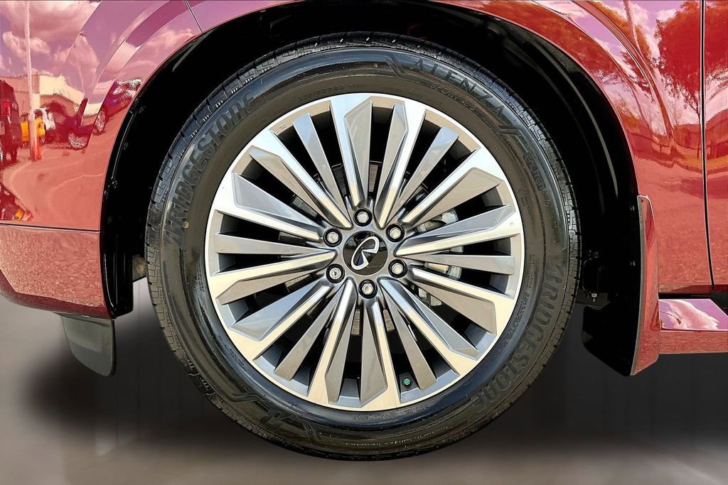 Used 2025 INFINITI QX80 Sensory AWD/4WD image 8