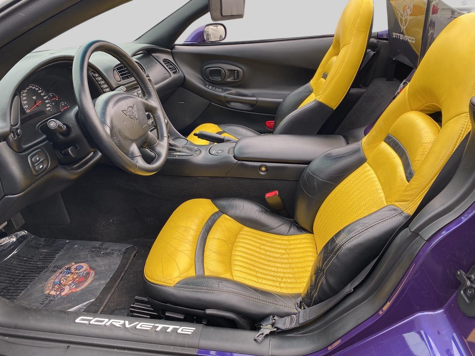 Used 1998 Chevrolet Corvette Convertible w/ Memory Pkg RWD image 9