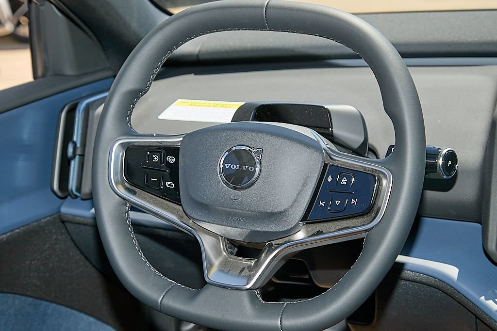 New 2026 Volvo EX30 Plus AWD/4WD image 24