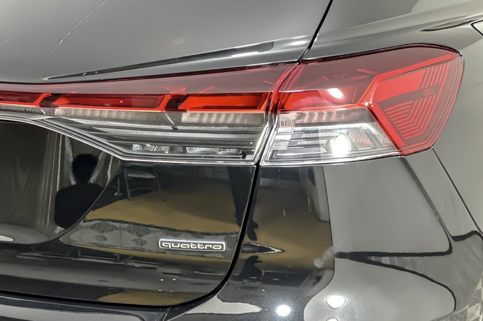 Used 2025 Audi Q4 e-tron Premium Plus image 26