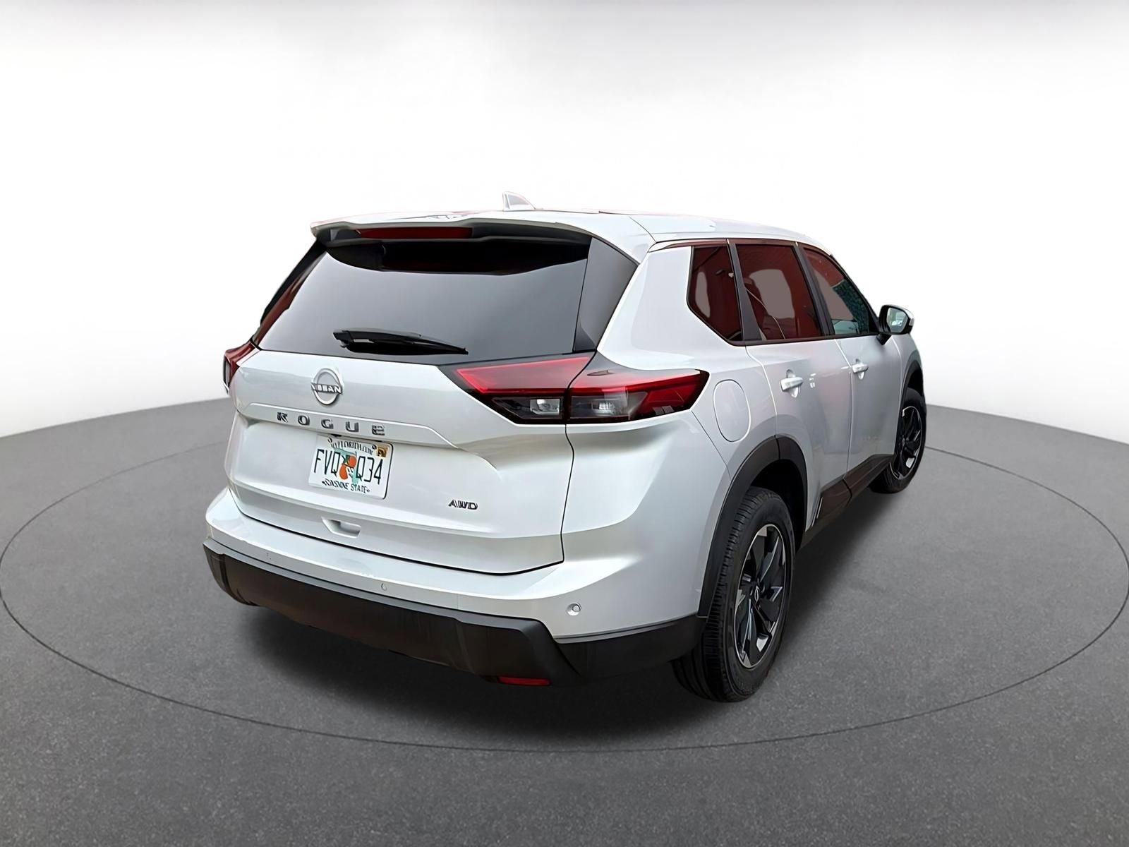 Used 2025 Nissan Rogue SV AWD/4WD image 7