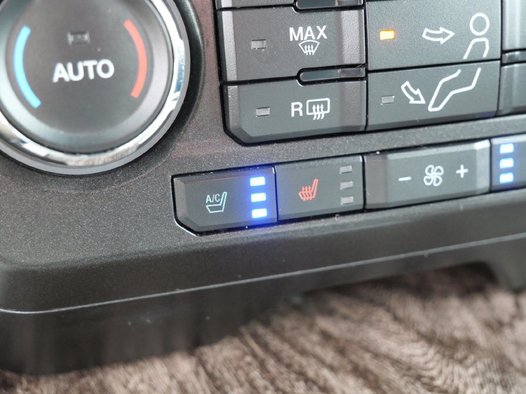 Used 2018 Ford F350 Lariat w/ Lariat Value Package AWD/4WD image 25