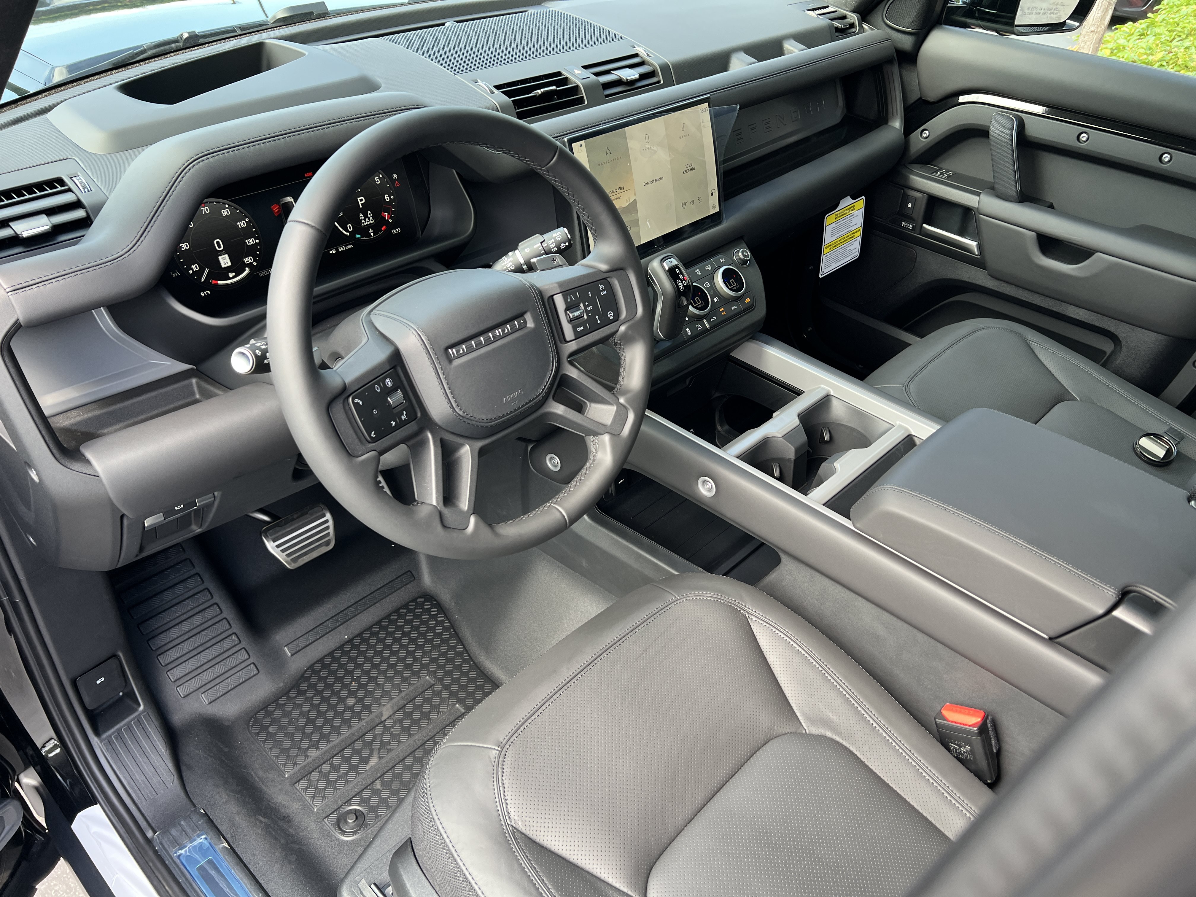 New 2025 Land Rover Defender 130 V8 AWD/4WD image 21