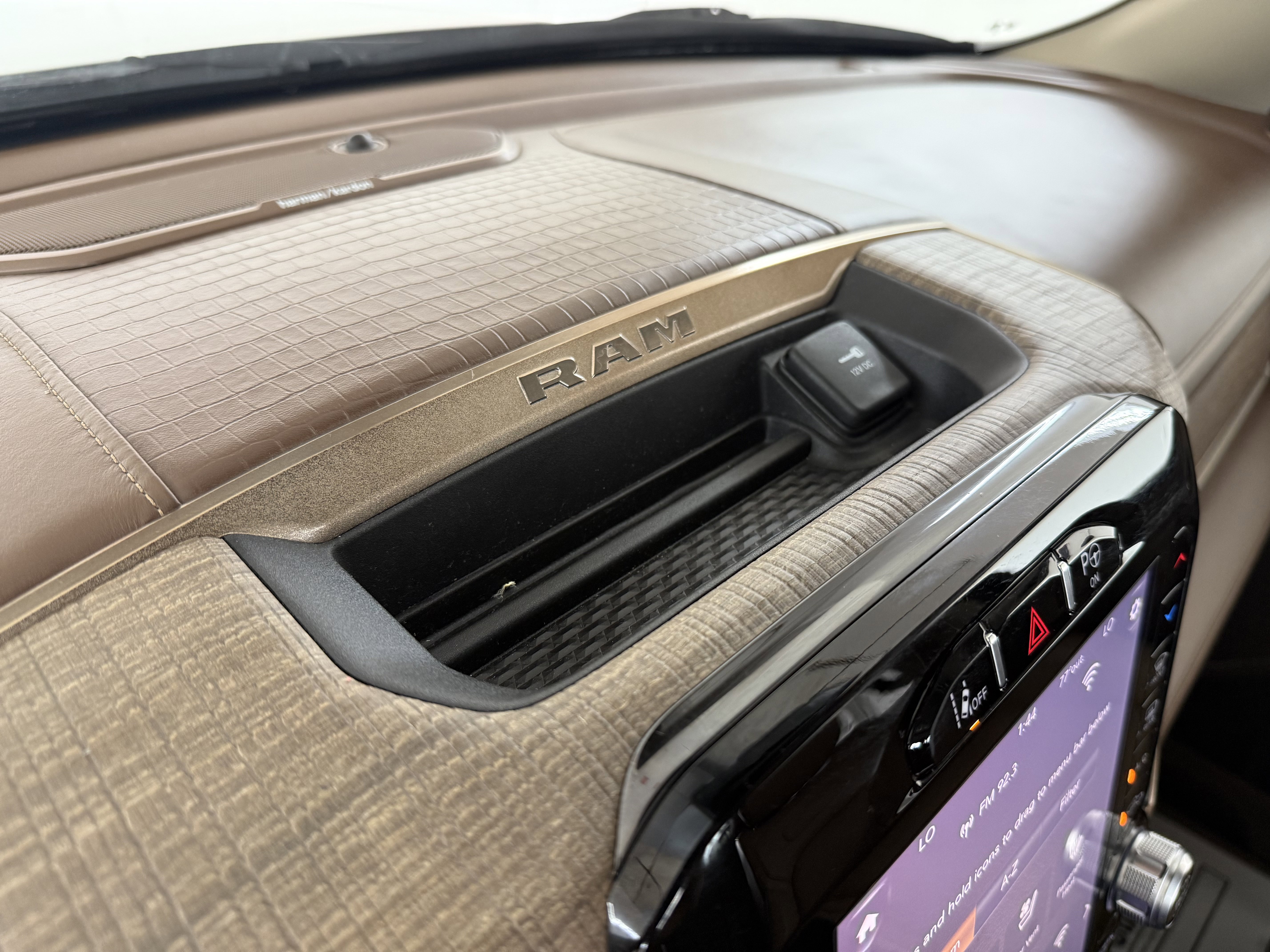 Used 2019 RAM 1500 Limited image 27