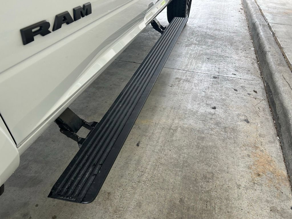 Used 2025 RAM 2500 Limited AWD/4WD image 19