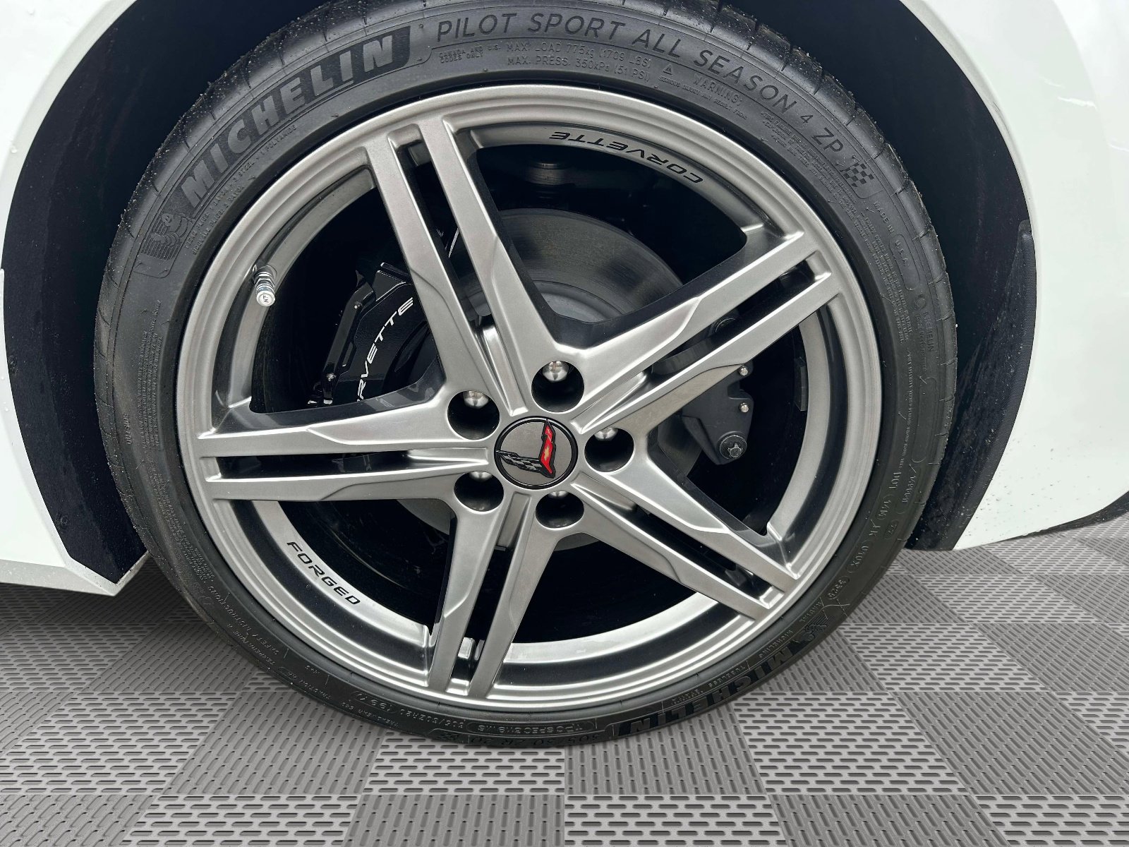 Certified 2026 Chevrolet Corvette Stingray Convertible w/ 1LT image 32