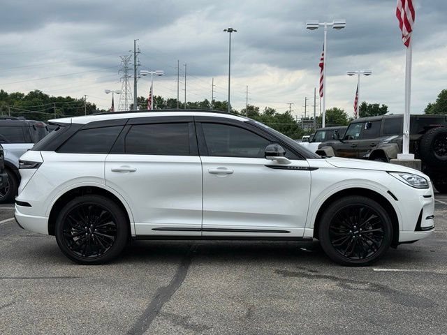 Used 2025 Lincoln Corsair Reserve w/ Equipment Group 202A FWD image 4