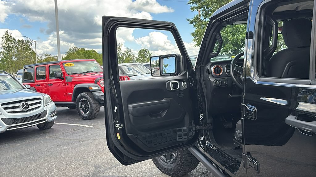Used 2023 Jeep Gladiator Mojave w/ Cold Weather Group AWD/4WD image 11