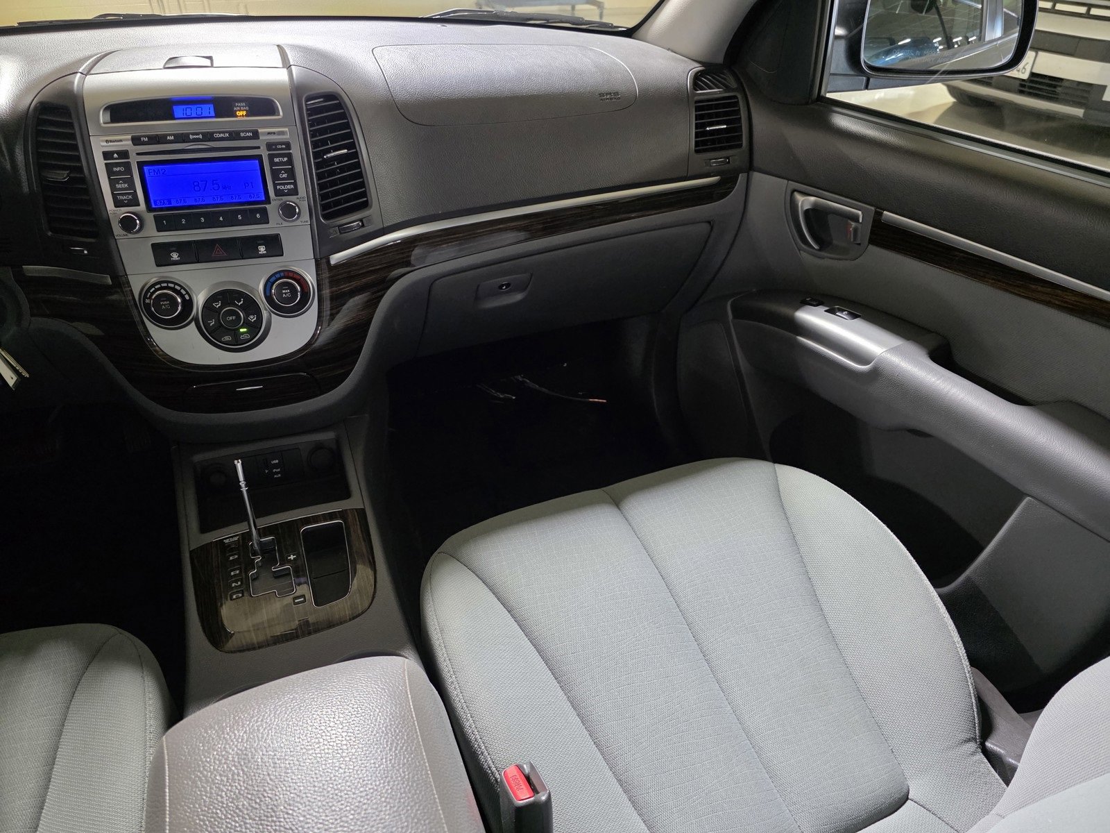 Used 2011 Hyundai Santa Fe GLS image 17