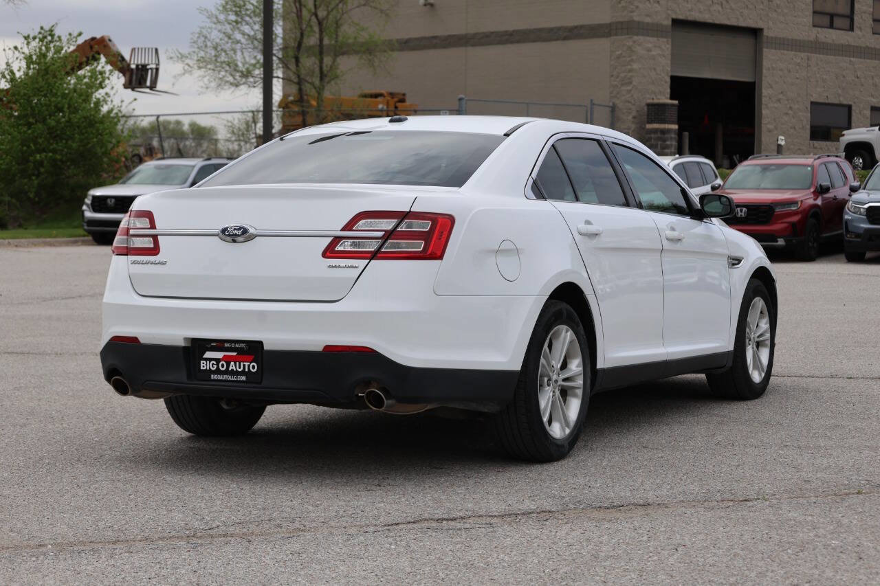 Used 2017 Ford Taurus SE FWD image 9