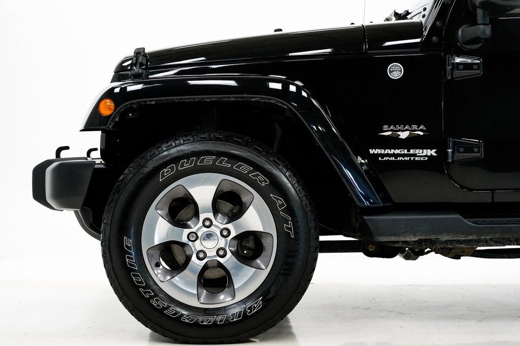 Used 2018 Jeep Wrangler Unlimited Sahara w/ Connectivity Group image 24