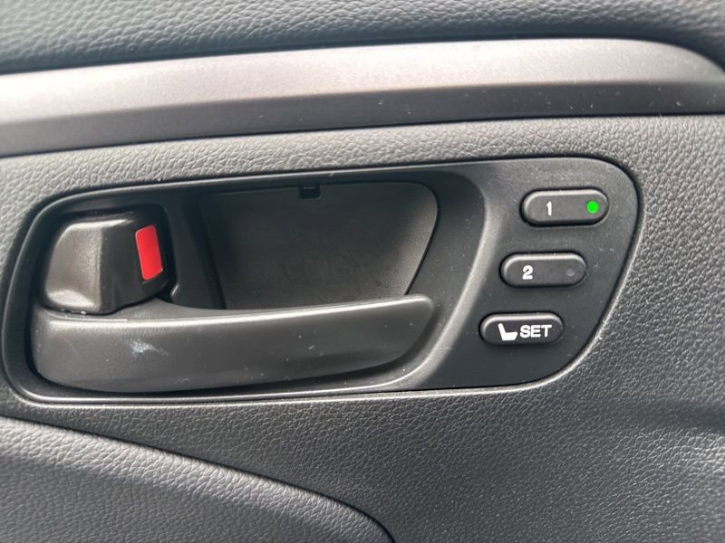 Used 2023 Honda Passport EX-L image 16
