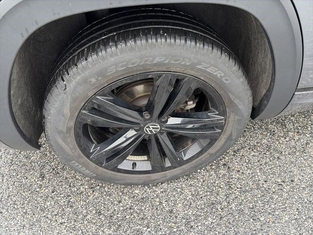 Used 2023 Volkswagen Atlas SEL R-Line image 20