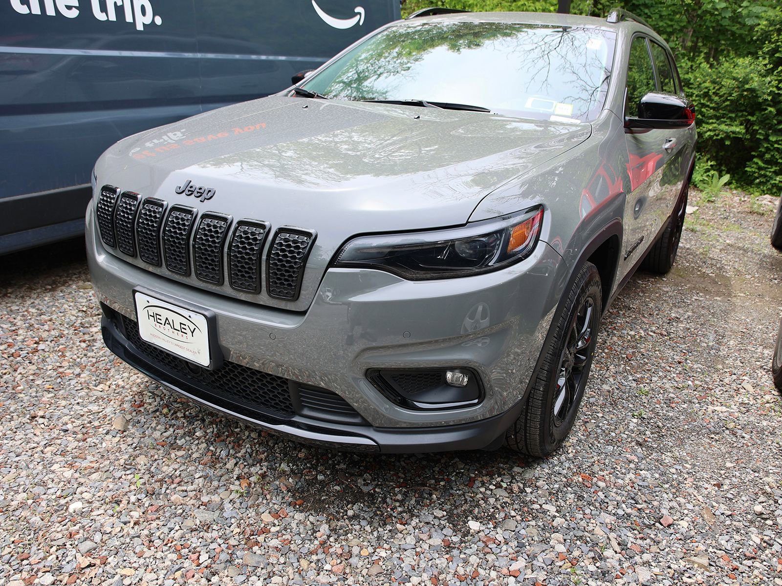 Used 2023 Jeep Cherokee Altitude Lux AWD/4WD image 3