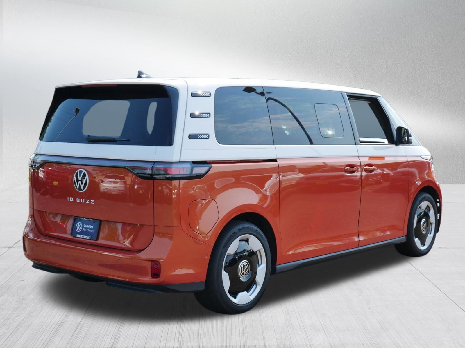 Certified 2025 Volkswagen ID. Buzz Pro S Plus RWD image 7