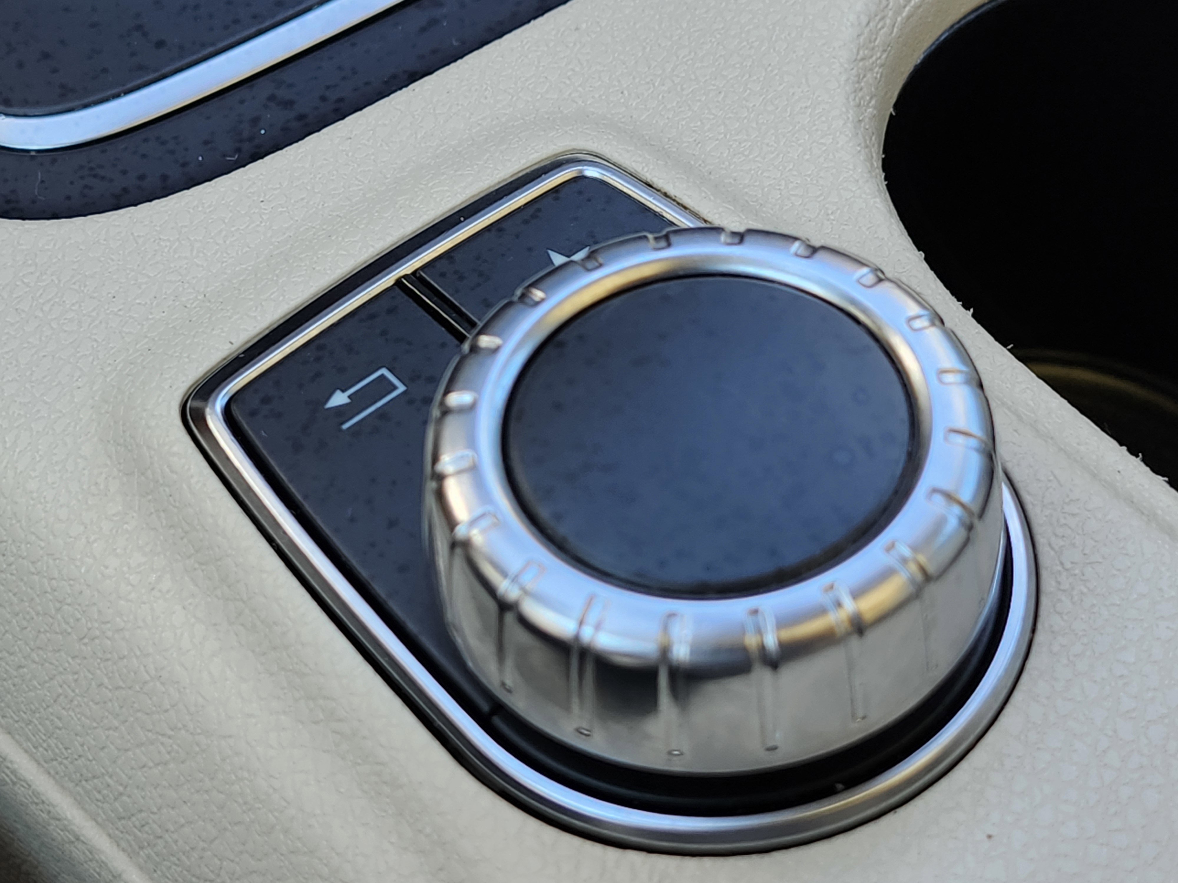 Used 2019 Mercedes-Benz GLA 250 4MATIC image 32