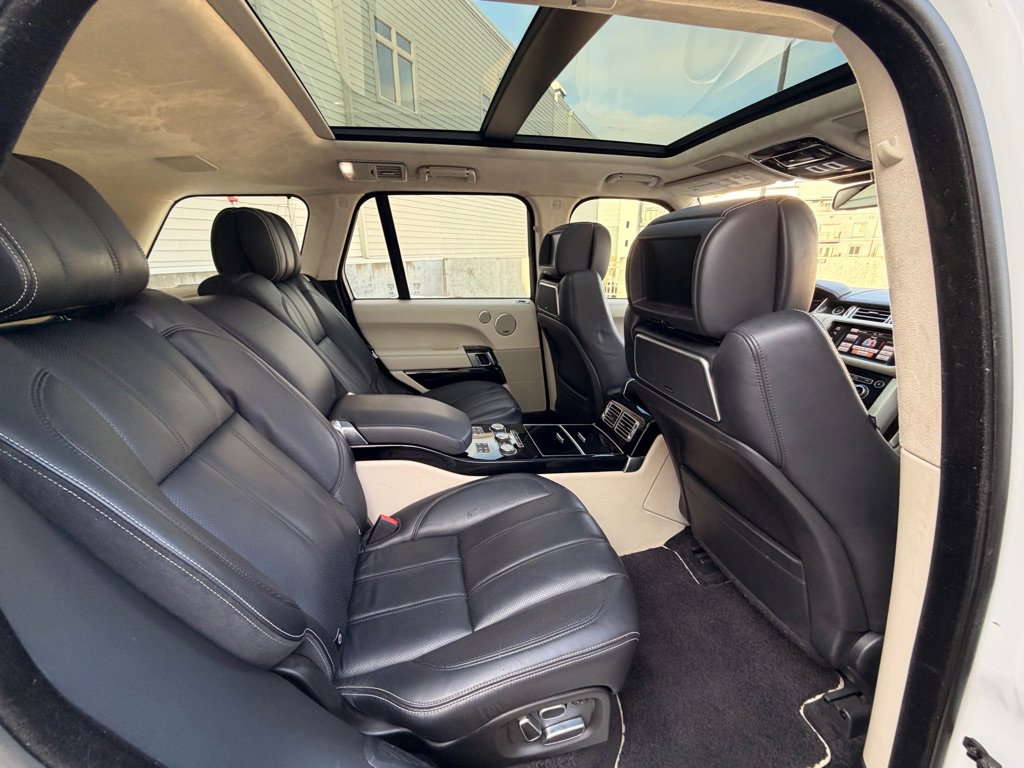 Used 2014 Land Rover Range Rover Autobiography image 22