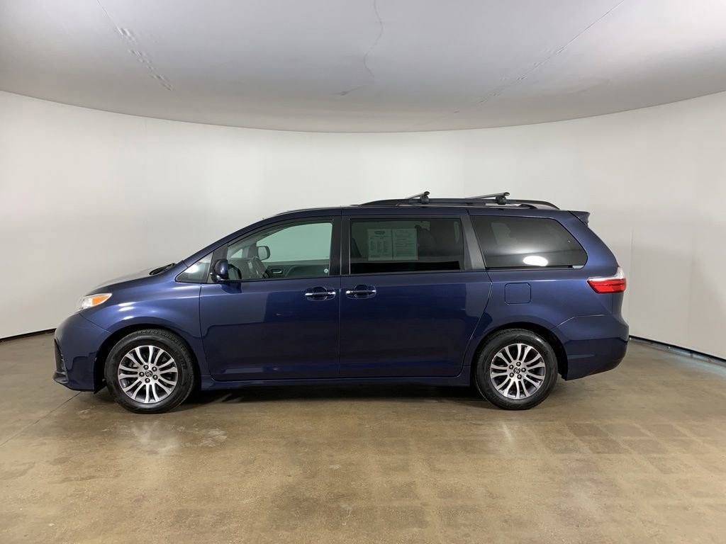 Used 2020 Toyota Sienna XLE FWD image 17
