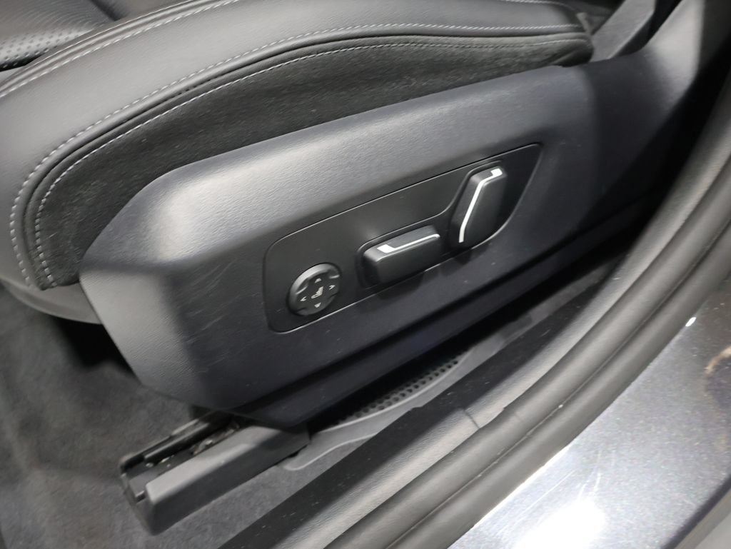 Used 2024 BMW 530i xDrive AWD/4WD image 12