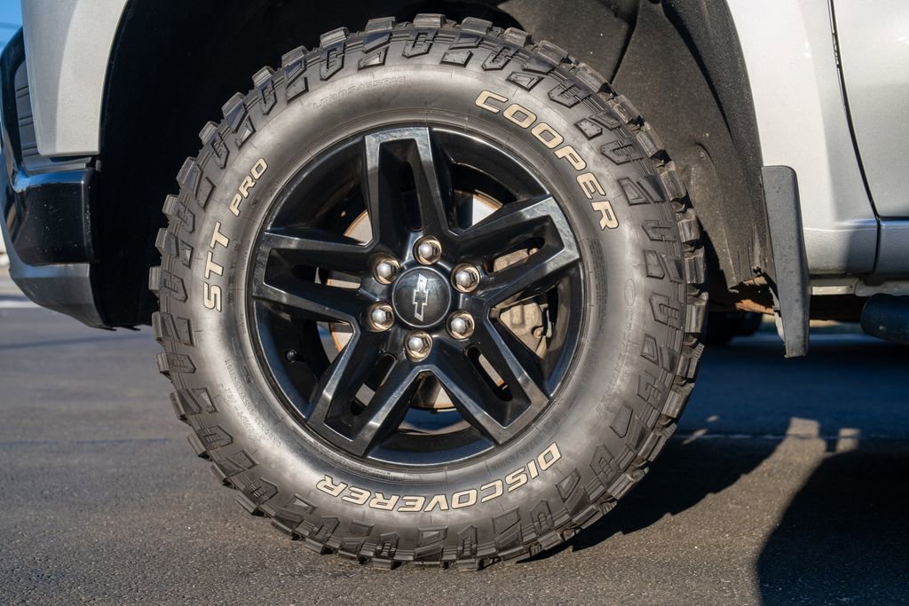 Used 2019 Chevrolet Silverado 1500 LT Trail Boss image 2