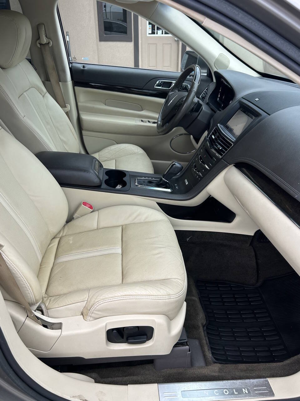 Used 2016 Lincoln MKT AWD w/ Equipment Group 201A image 19