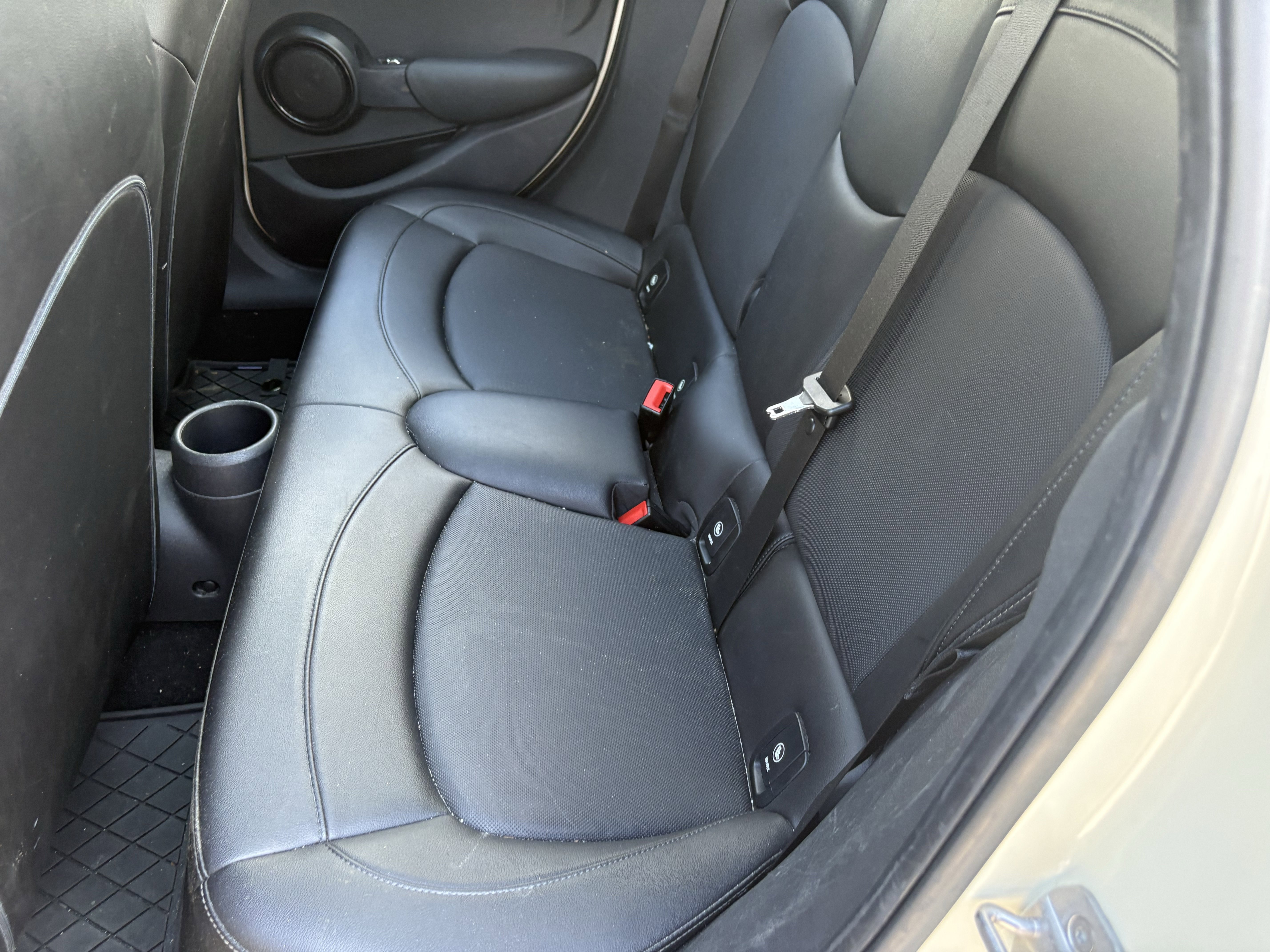 Used 2018 MINI Cooper 4-Door Hardtop image 9