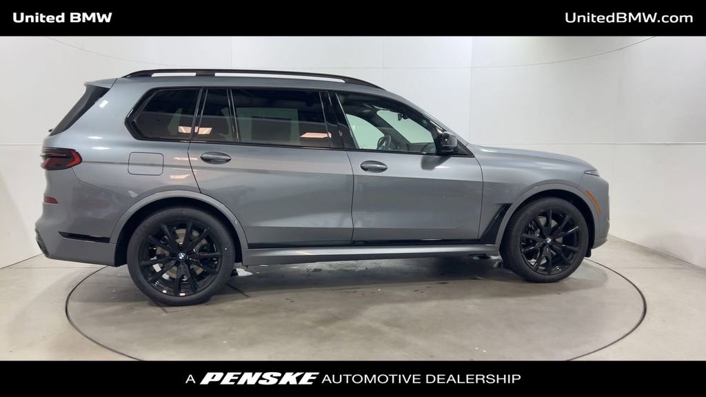 New 2026 BMW X7 M60i image 9