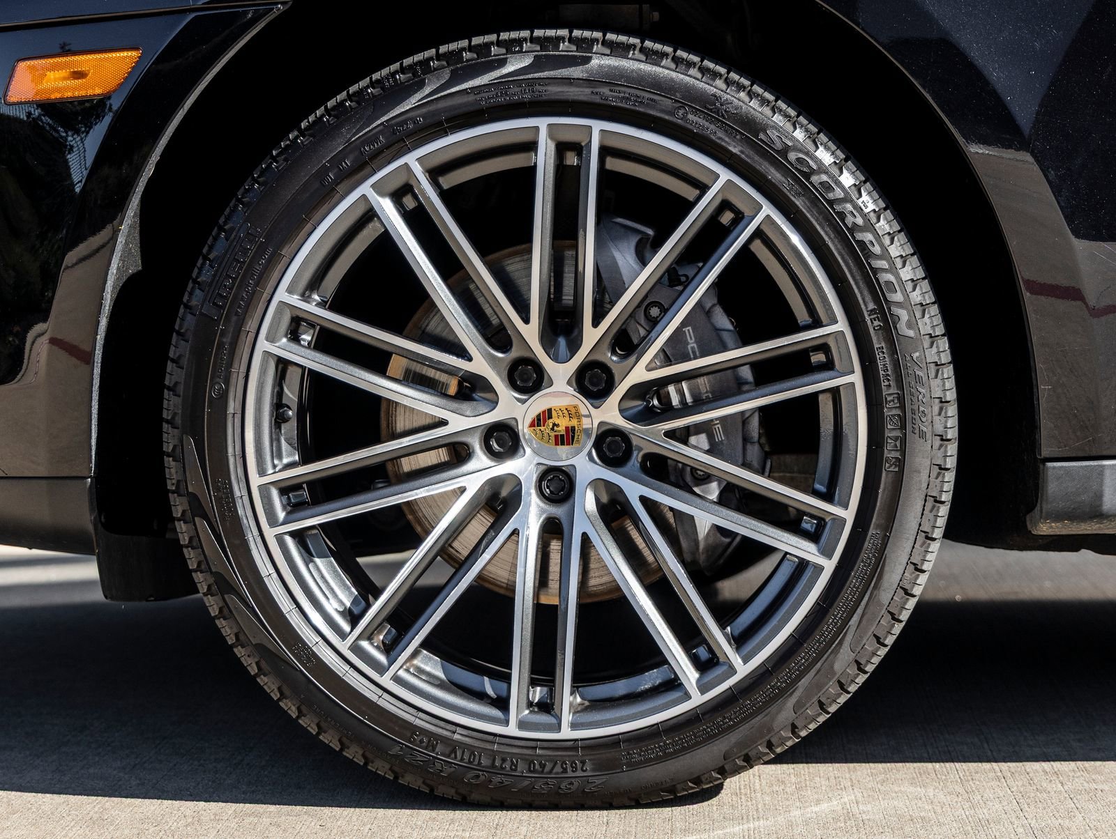 Certified 2023 Porsche Macan image 14