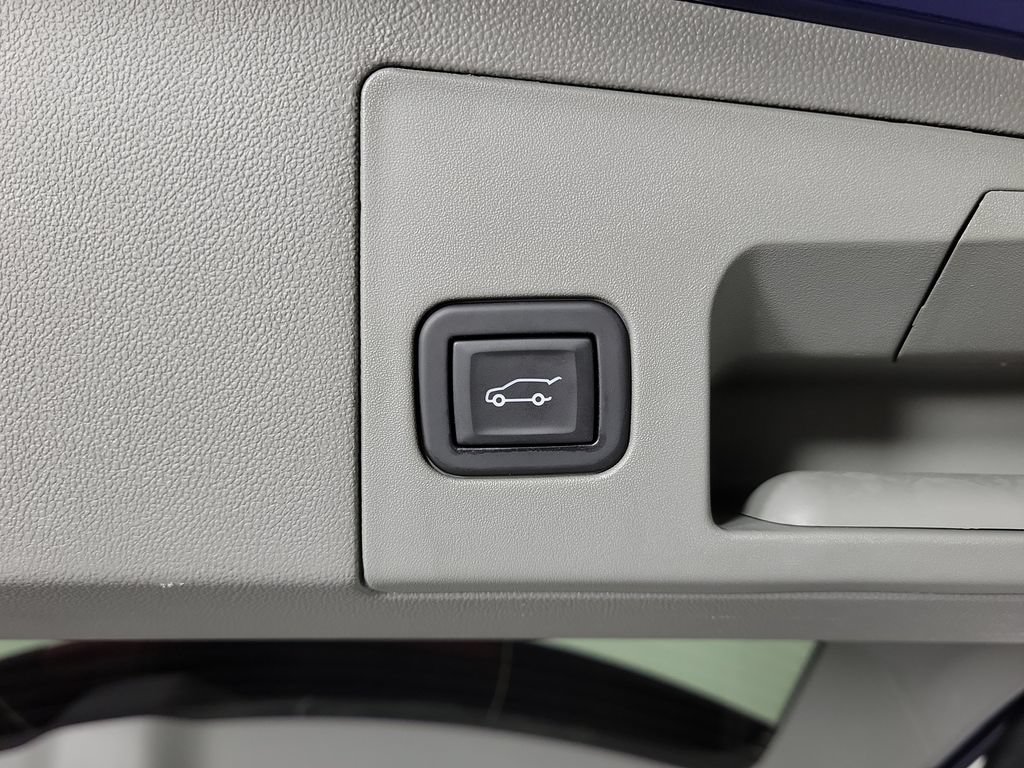 Used 2024 Cadillac XT5 Premium Luxury FWD image 8
