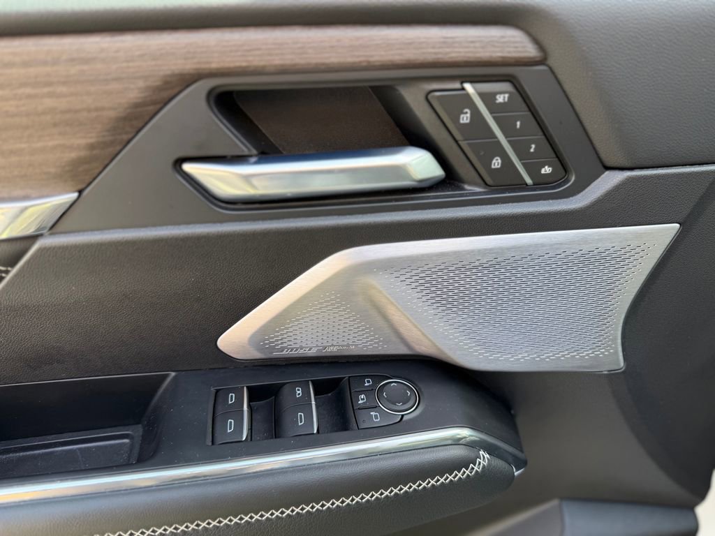 Used 2025 GMC Acadia Denali w/ Super Cruise Package image 22